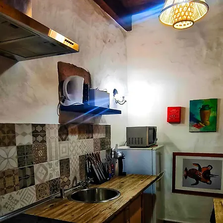 Lucia-el Pequeno Eden Apartment