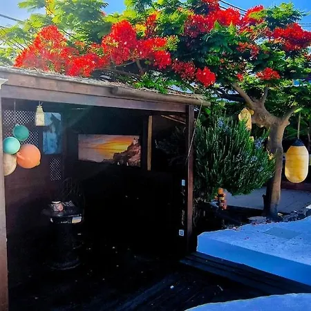 Lucia - El Pequeno Eden Apartment