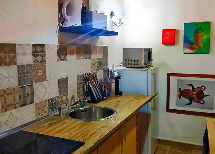 Lucia - El Pequeno Eden Tias