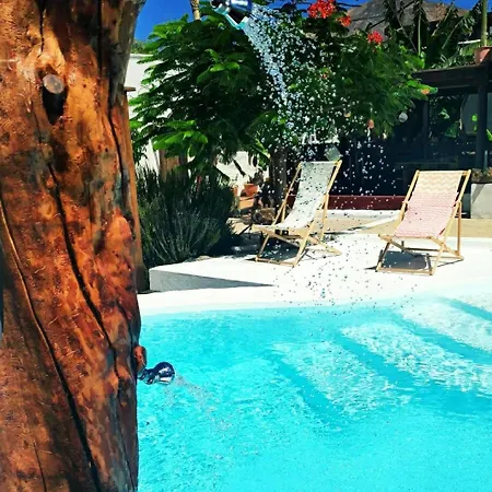 Lucia - El Pequeno Eden *