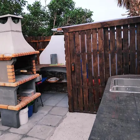 Lucia - El Pequeno Eden Tías